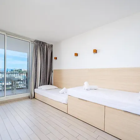 Rooftop -vue Port, 4 Pers, Climatise, Terrasse, Jaccuzi, Parking Lägenhet *
