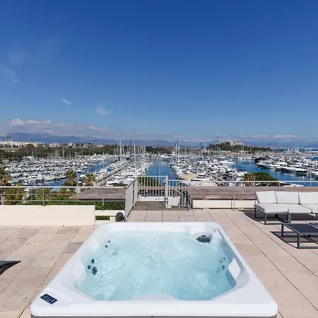 Rooftop -vue Port, 4 Pers, Climatise, Terrasse, Jaccuzi, Parking Lägenhet Antibes