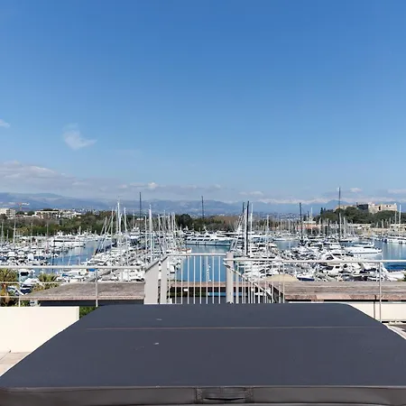 Rooftop -vue Port, 4 Pers, Climatise, Terrasse, Jaccuzi, Parking Lägenhet Antibes