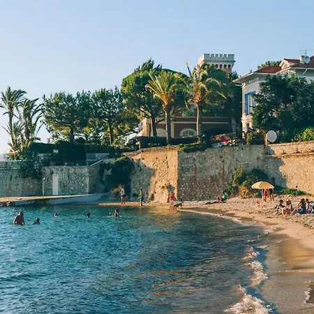 Rooftop -vue Port, 4 Pers, Climatise, Terrasse, Jaccuzi, Parking Lägenhet Antibes